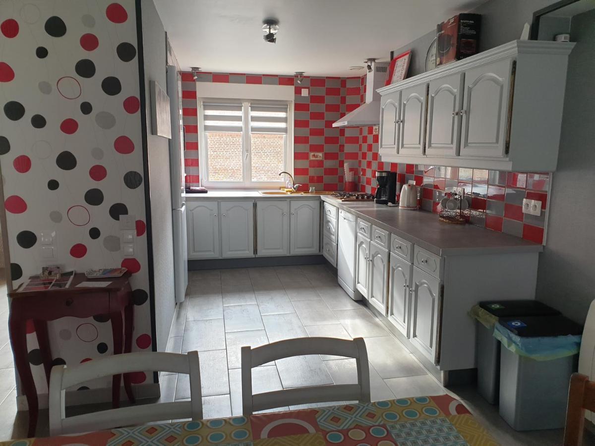 Au Relais Du Canal A Grand Gabarit Nesle Екстер'єр фото
